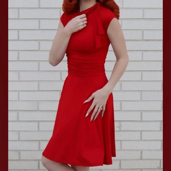 Folter Bombshell Dress in Red - Small - Picture 2 of 7